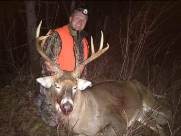 Jocelyn pose firement avec sa rcolte